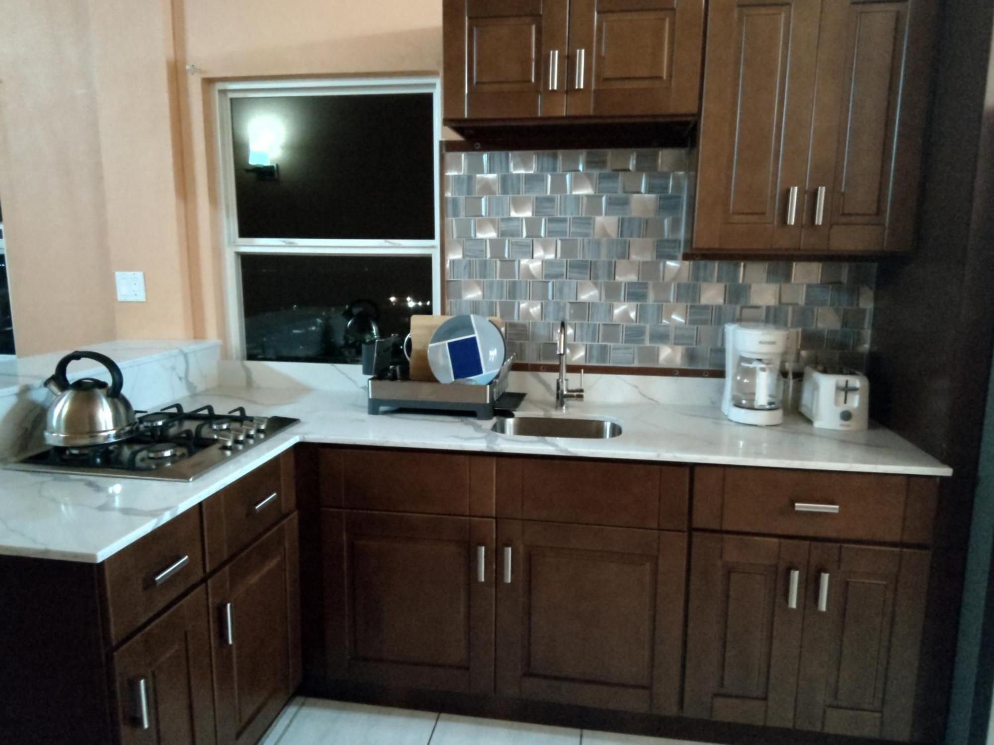 Zeus Estate Guesthouse 세인트존스 외부 사진