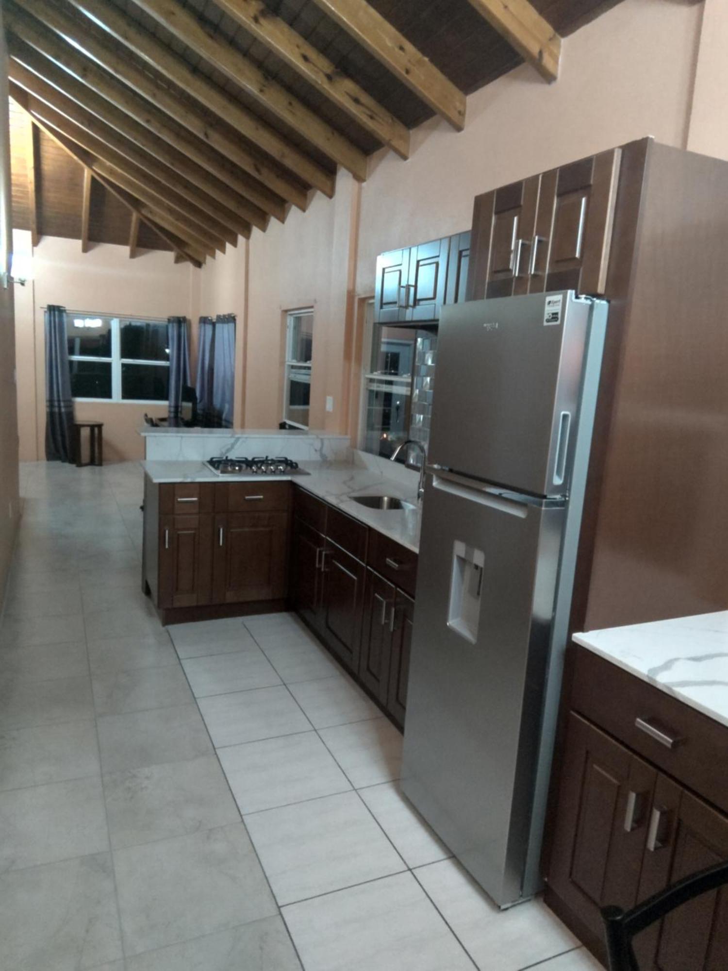 Zeus Estate Guesthouse 세인트존스 객실 사진